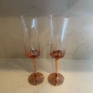 luxe habitat champagne glasses